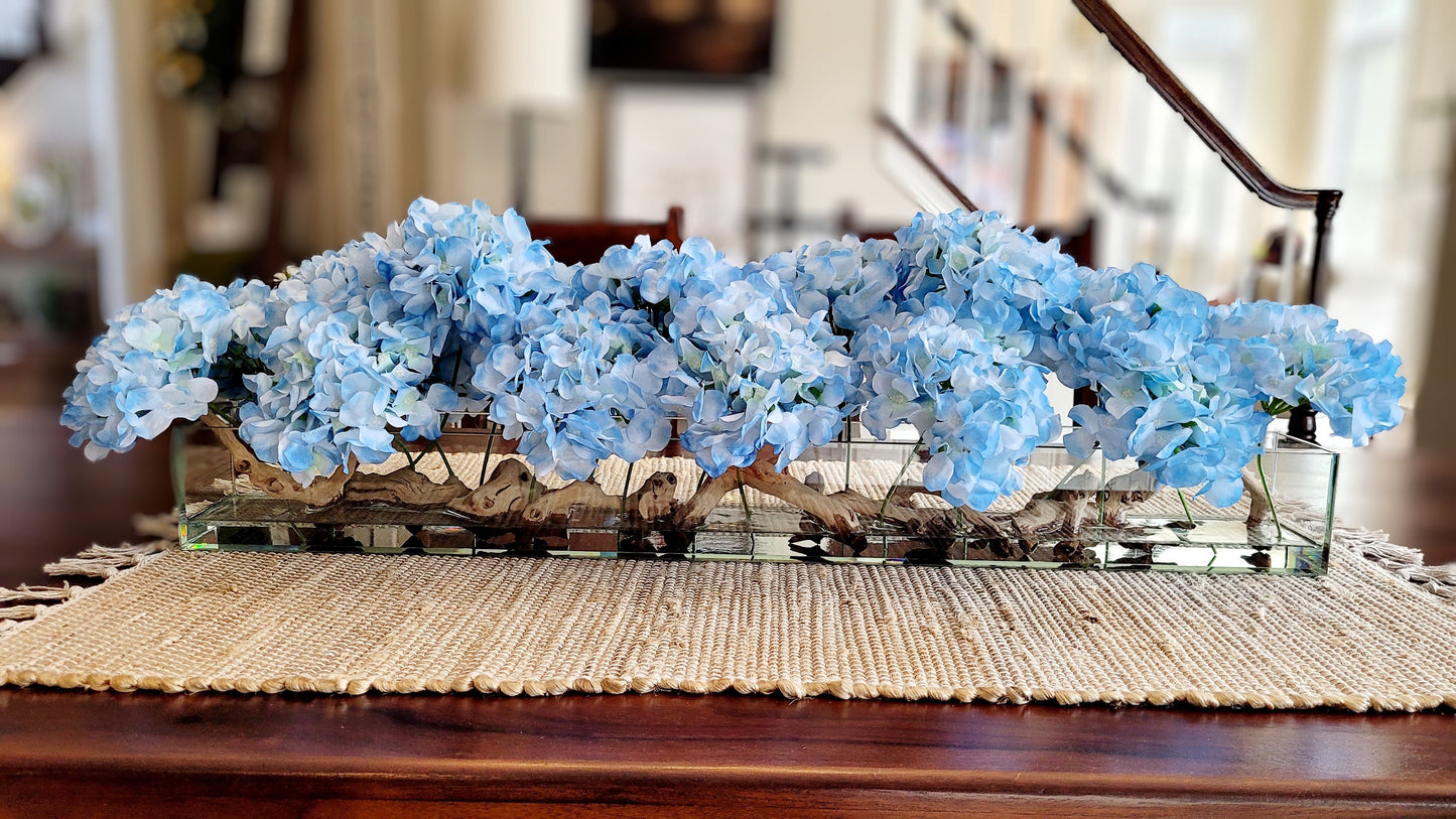 Modern Farmhouse Decor Modern Glass Vase Arrangement Dining Table Contemporary Decor Hydrangea Floral Display Modern Coastal Arrangement