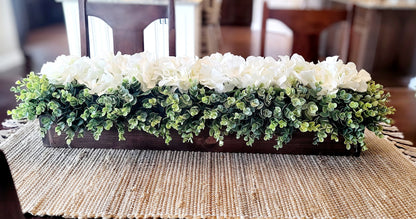 Hydrangea Centerpiece – Neutral Farmhouse Style in Wooden Box