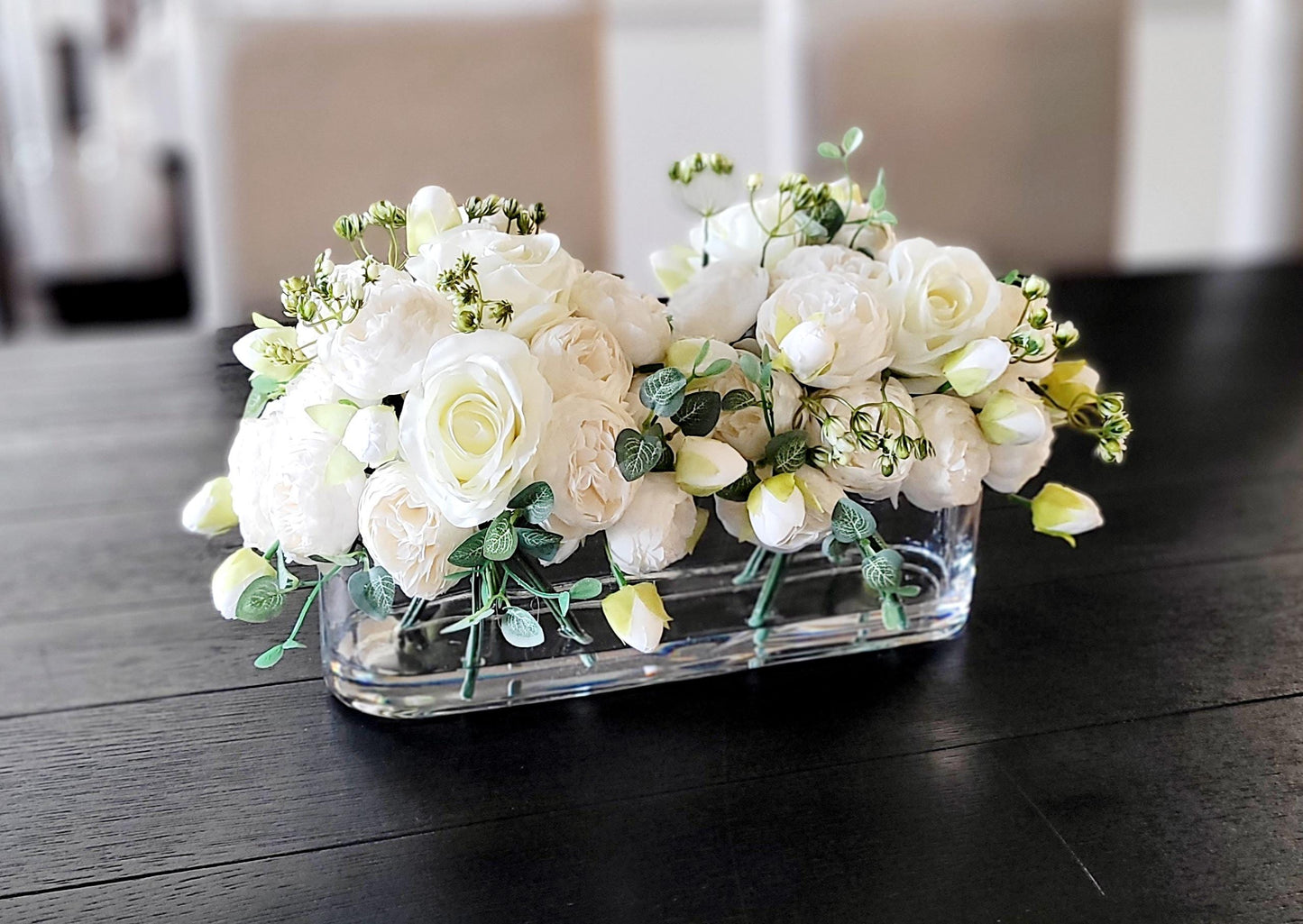 Artificial Rose Arrangement – Elegant Silk Peony Blooms in Modern Glass Vase