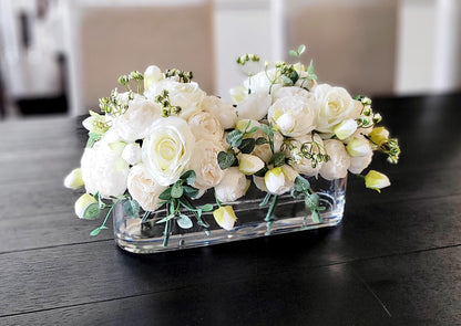 Artificial Rose Arrangement – Elegant Silk Peony Blooms in Modern Glass Vase