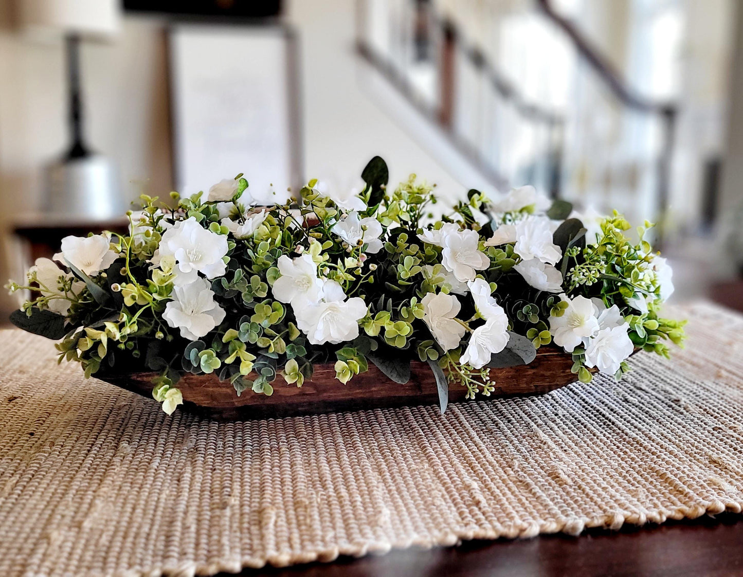 Country Style Centerpiece Farmhouse Table Decoration Rustic Dough Bowl Design White Floral Arrangement Wooden Bowl Creation Artificial Flowers Greenery Dining Room Accent Coffee Table Display Kitchen Table Decor Traditional Home Styling