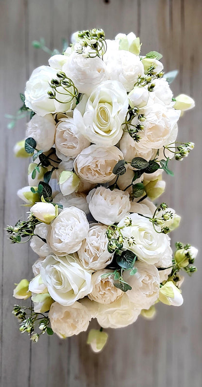 Artificial Rose Arrangement – Elegant Silk Peony Blooms in Modern Glass Vase