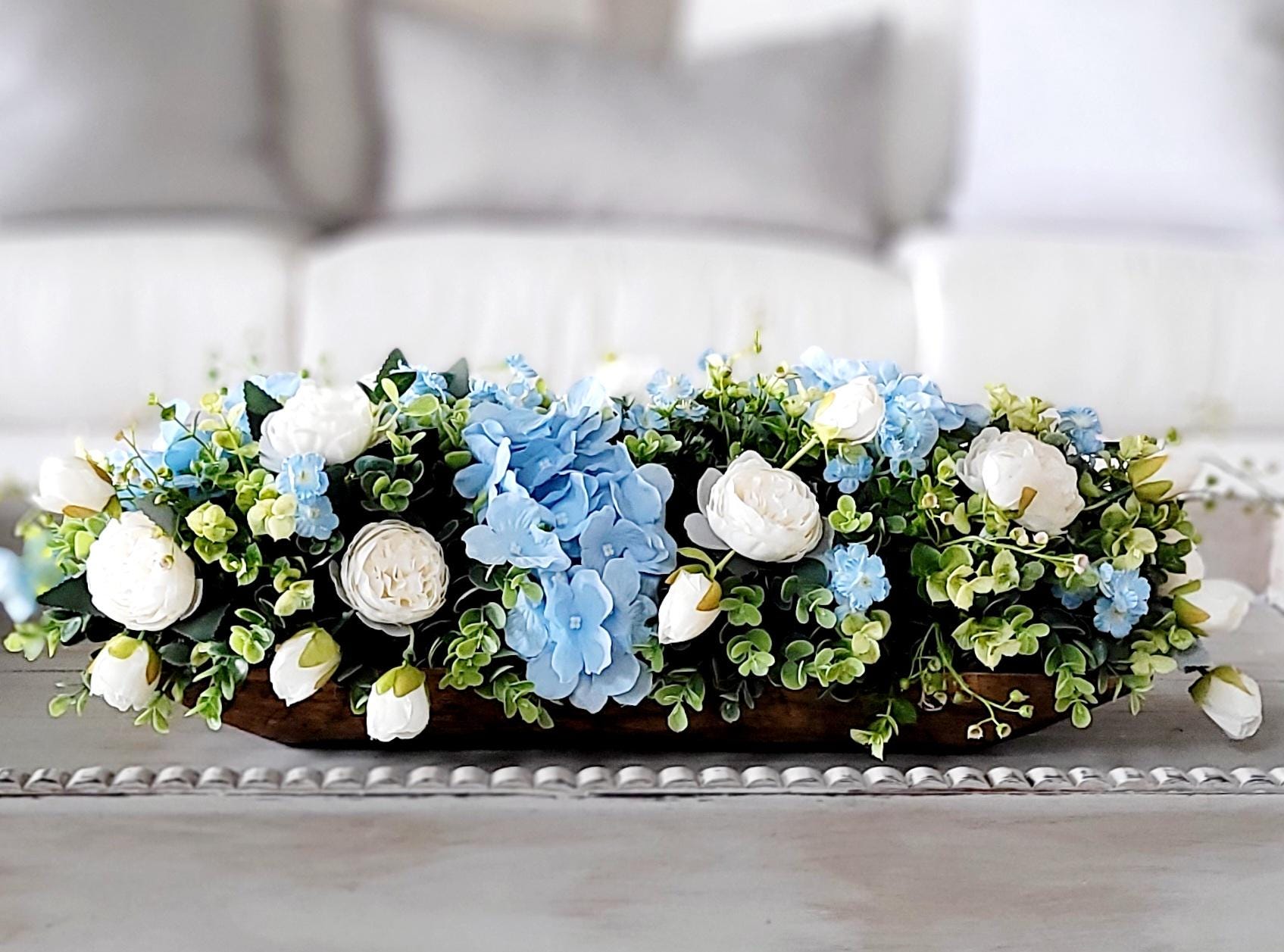 Farmhouse Table Centerpiece Blue Flower Arrangement Silk Hydrangea Rustic Dough Bowl Display Artificial Peony Rose White Floral Kitchen Dining Room Decoration Faux Greenery Botanical Elements Country Cottage Coastal Modern Style Home Accent