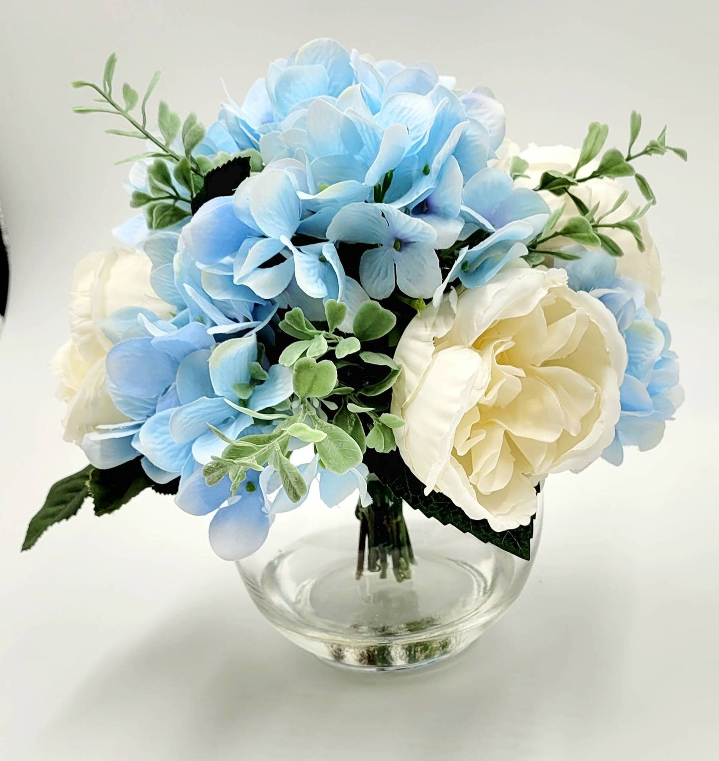 Modern Blue Hydrangea Floral Arrangement in Clear Glass