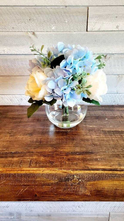 Modern Blue Hydrangea Floral Arrangement in Clear Glass