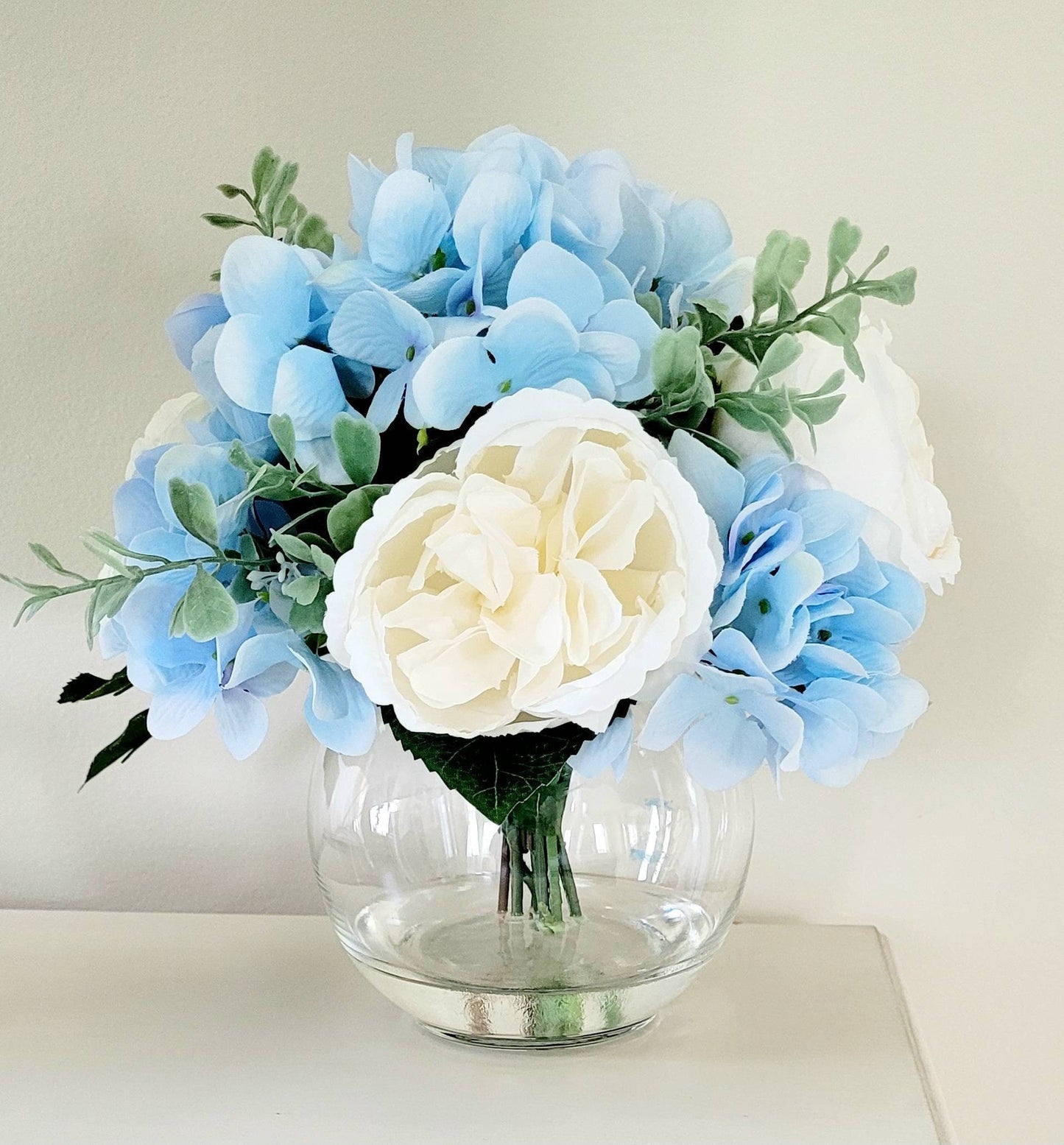 Modern Blue Hydrangea Floral Arrangement in Clear Glass